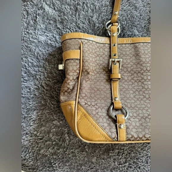 COACH Vintage Hadley Tote - Picture 15 of 16